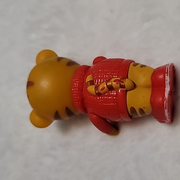 Daniel Tigers Neighborhood “Daniel Tiger” Toy Figure - Picture 3 of 5